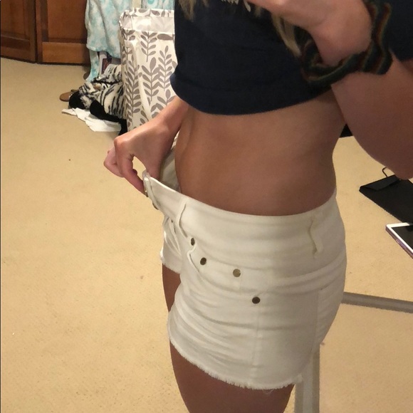 White Mid Rise Jean Shorts Size 0 Charolette Russe - Picture 7 of 8